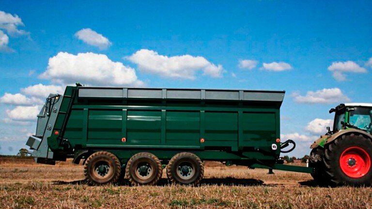 Разбрасыватель твердых органических удобрений 